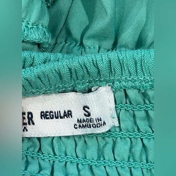 Hollister Green Smocked Romper Cutout Back Strappy Size S Summer Boardwalk - Picture 9 of 12